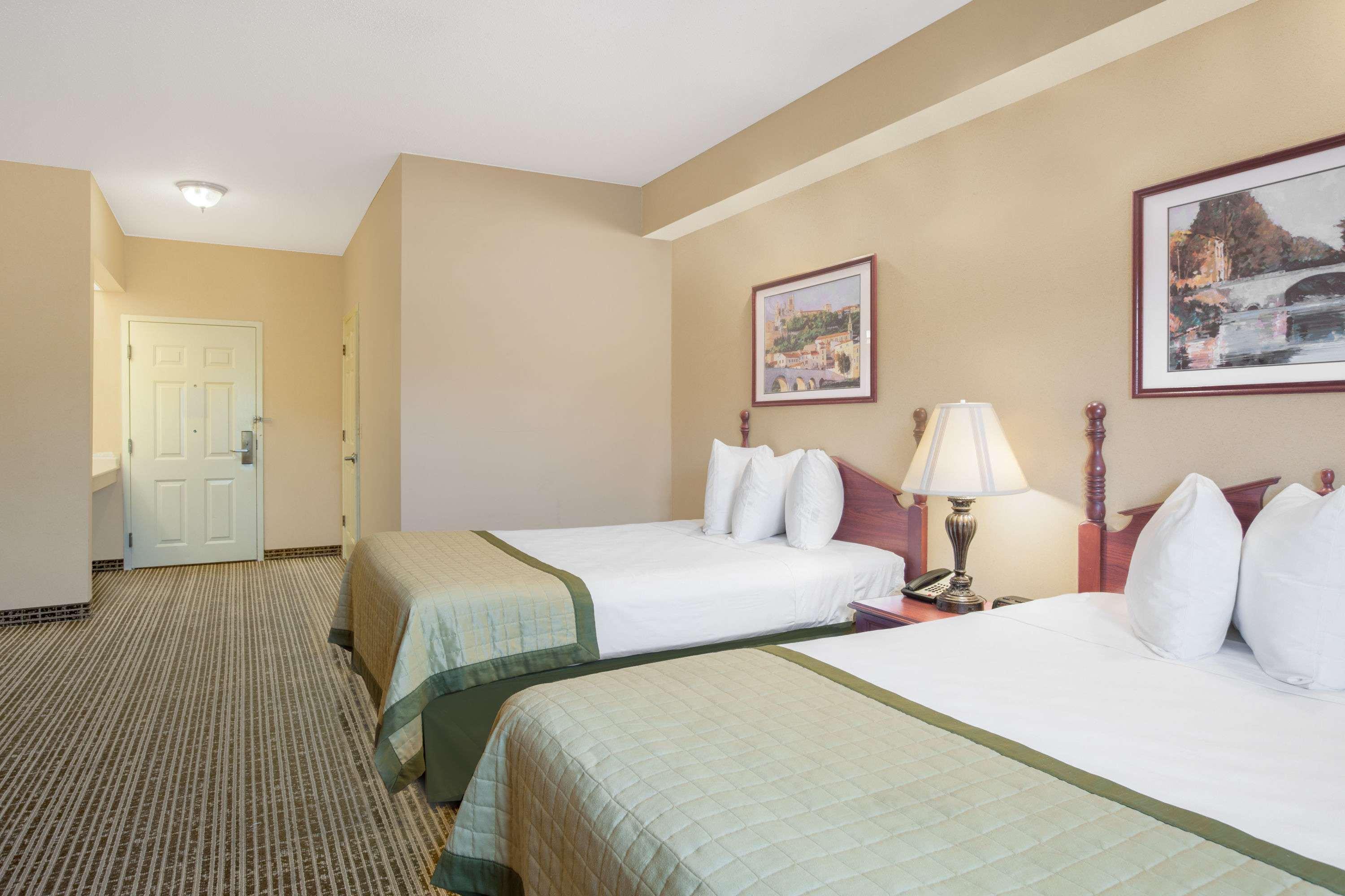 Hotel Baymont By Wyndham Lafayette Airport Exterior foto